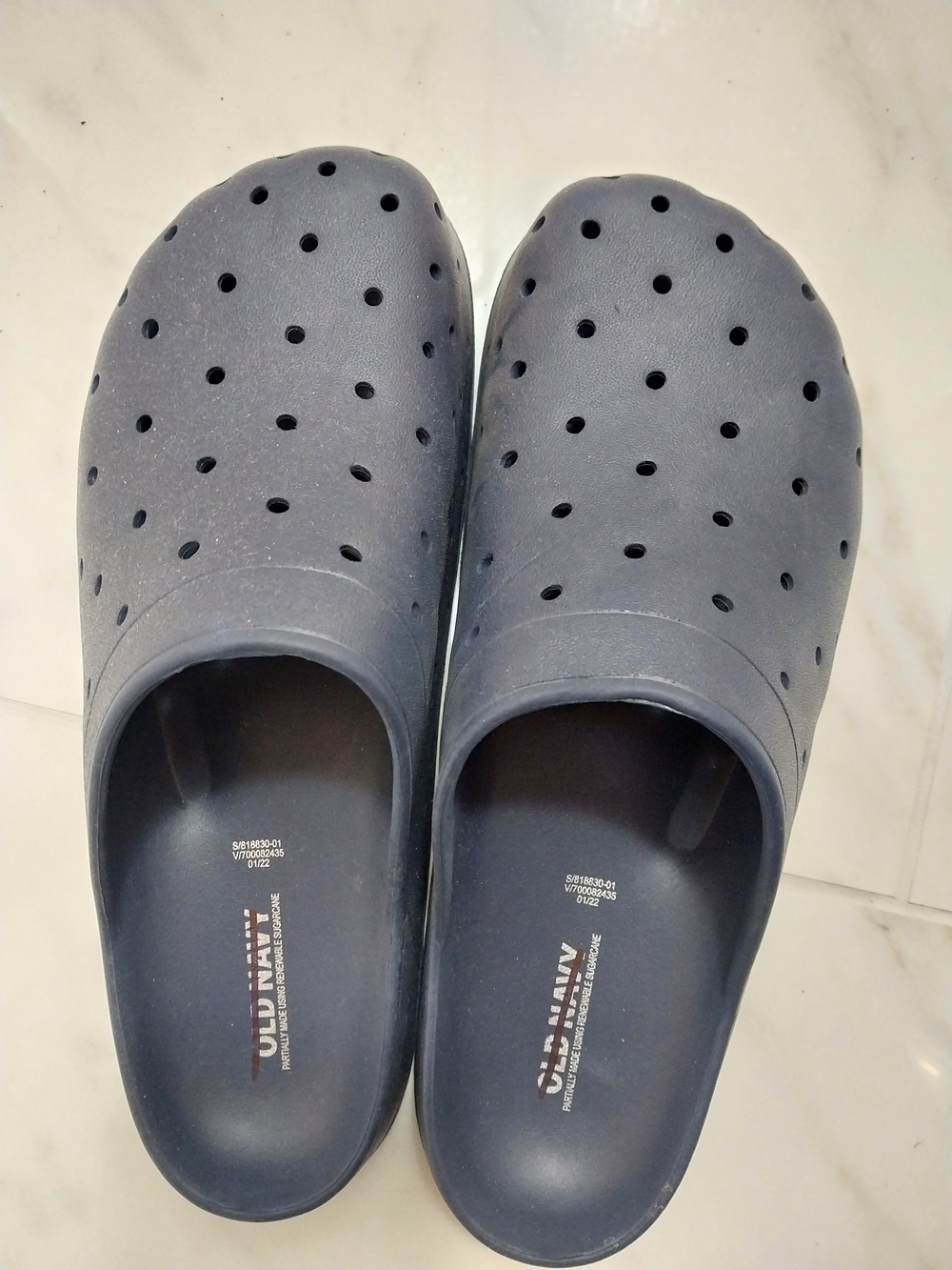 Old Navy Navy Perforated Slip-On Clogs Size 8